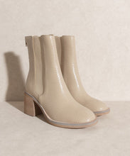 Load image into Gallery viewer, Olivia - Chelsea Heel Boots
