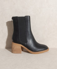 Load image into Gallery viewer, Olivia - Chelsea Heel Boots
