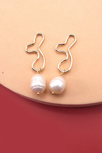 Cove Pearl Earrings