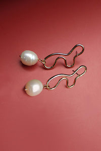 Cove Pearl Earrings